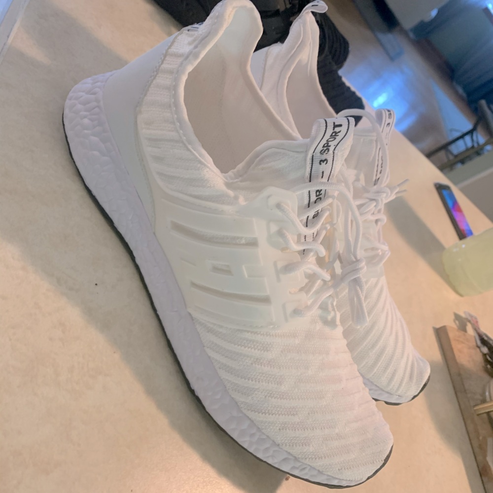 Brand New Yeezy LOOKALIKE -WHITE